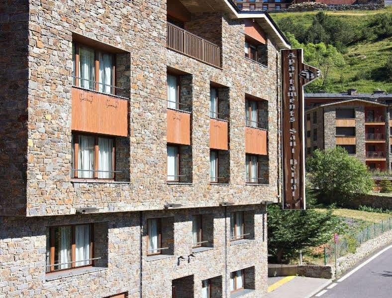Apartaments Sant Bernat 카닐료 외부 사진